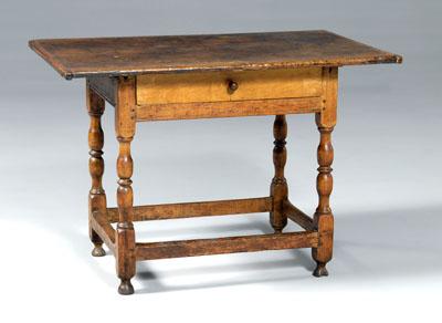 New England Queen Anne tavern table  9306f