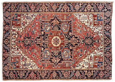 Heriz rug varying blue central 930f2