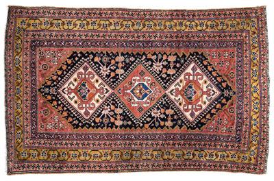 Kashqai rug, three ivory medallions