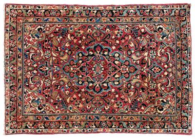 Sarouk rug, central medallion and