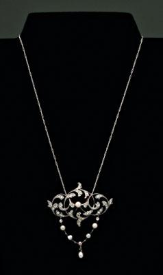 Vintage diamond and pearl necklace  93463