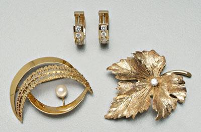 Four pieces 14 kt. gold jewelry: