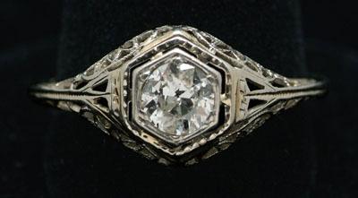 Vintage diamond and platinum ring  93468