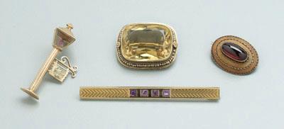 Four 14 kt gold brooches street 939c7