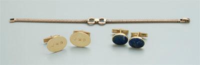 14 kt. gold jewelry: two pairs