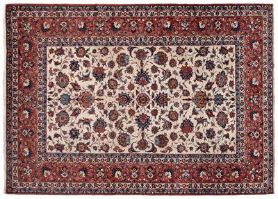 Fine Isfahan rug floral and vine 9388e