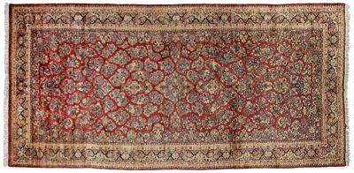 Sarouk rug, repeating floral bouquets