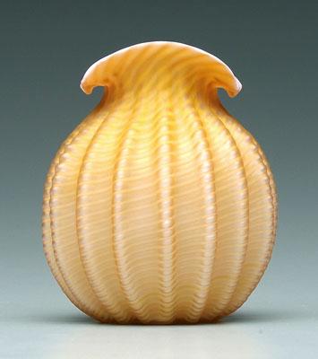 Mother of pearl zipper vase swirled 94104