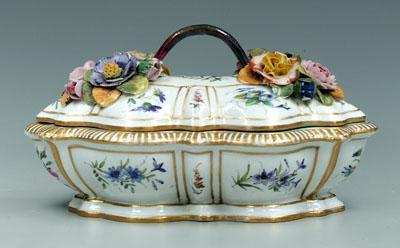 Meissen porcelain lidded box, cartouche