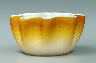 Mother-of-pearl bowl, scalloped