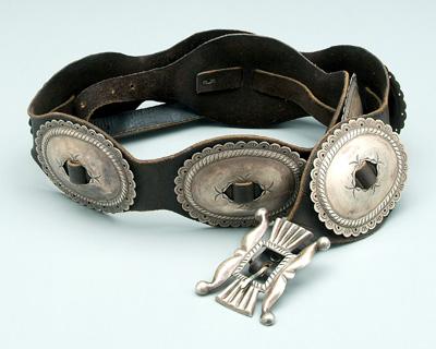 Silver concha belt eight domed 9458b