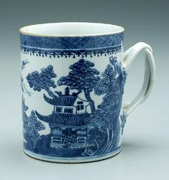 Chinese export porcelain mug, blue and