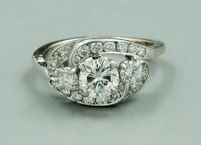 Lady 39 s diamond platinum ring  94371