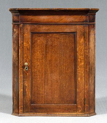 Georgian oak hanging corner cupboard  949bc