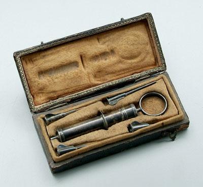 French silver syringe with four 94a75