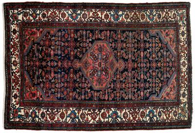 Hamadan rug serrated central medallion 94706