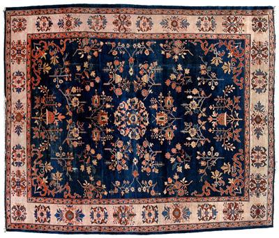 Sarouk rug repeating floral designs 94722
