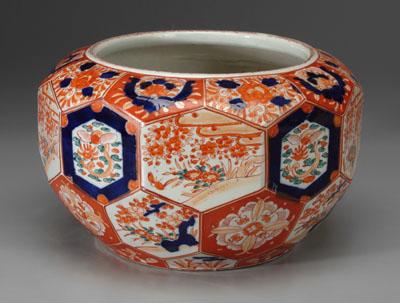 Japanese imari bowl, faceted body