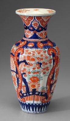 Japanese imari vase, molded reeded