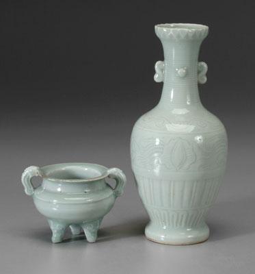 Two pieces Chinese celadon tripod 94775