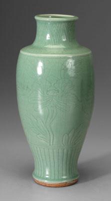 Chinese longquan celadon vase, spade