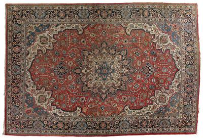 Tabriz rug, ornate central medallion