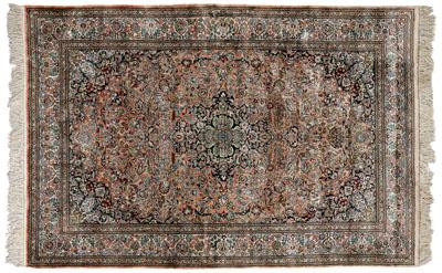 Silk rug elaborate central medallion 94803