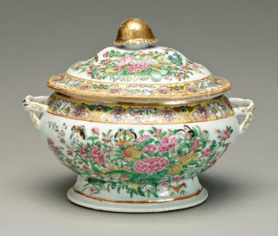 Chinese famille rose lidded tureen,