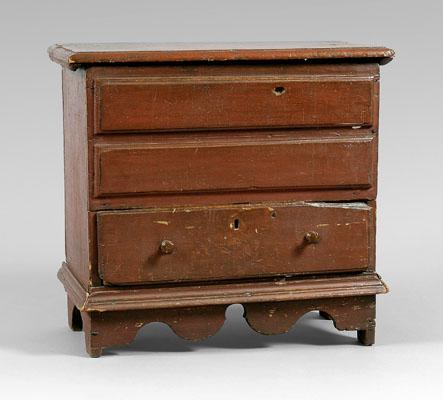 Fine child 39 s chest of drawers  94e1b