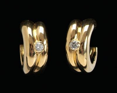 Pair gold diamond earrings 18 94b5b