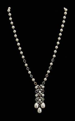 Cultured pearl gemstone necklace  94b5d