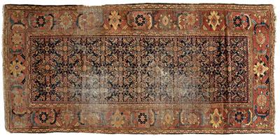 Mahal rug, repeating designs on
