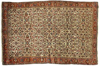 Ferahan Sarouk rug, repeating vine