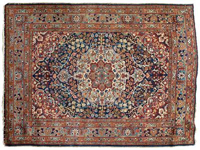 Sarouk rug, central medallion on