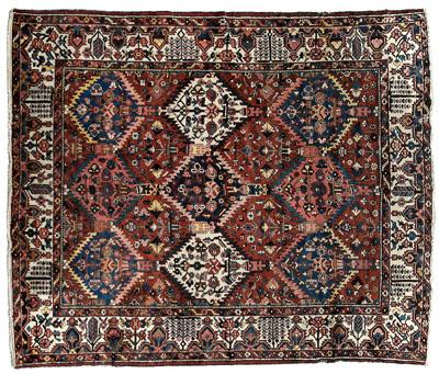 Bakhtiari rug repeating stepped 94bbc