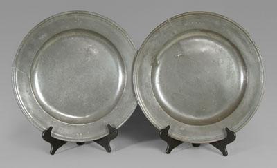 Two English pewter chargers 1693  94f77