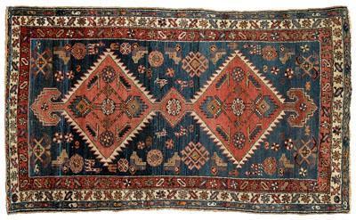 Bijar rug, two large serrated central