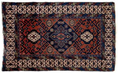 Finely woven rug, three central