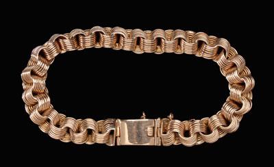Gold link bracelet flattened interlocking a0894