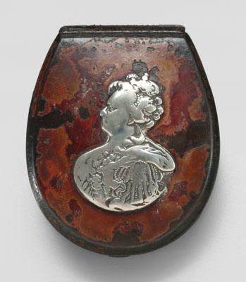 Early toleware snuff box, shaped