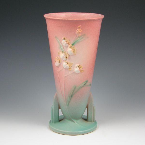 Roseville Ixia vase in pink and b3c53