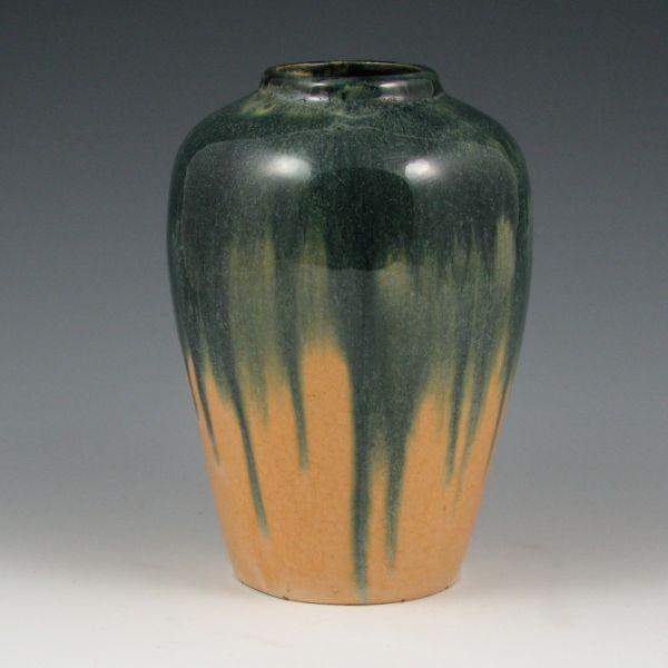 Muncie vase in Peachskin glaze  b3c75