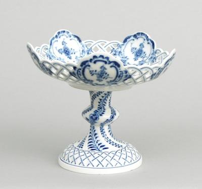 A Meissen Blue Onion Compote, ca 19th