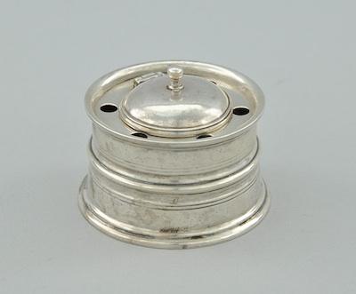 An English Sterling Silver Inkwell Quill b497c