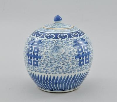 A Chinese Porcelain Blue and White Storage