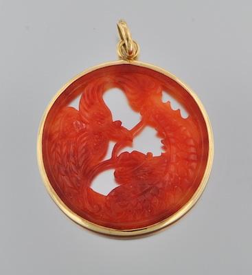 A Carved Agate Pendant in Gold