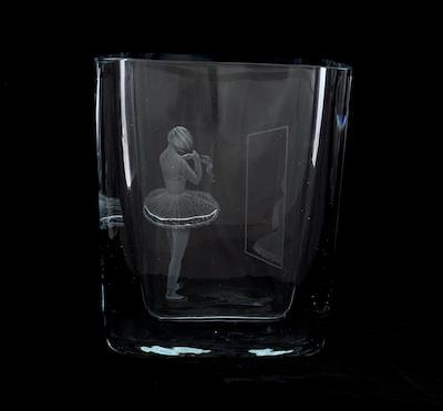 A Stromberg Etched Crystal Vase b482b