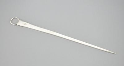 A George III Sterling Silver Skewer b4e10