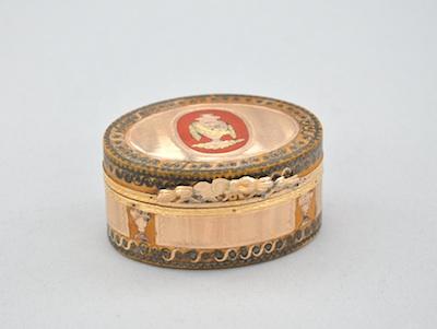 A Mixed Metals Snuff Box Of oval