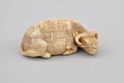 Recumbent Ox Netsuke Carved ivory b5046